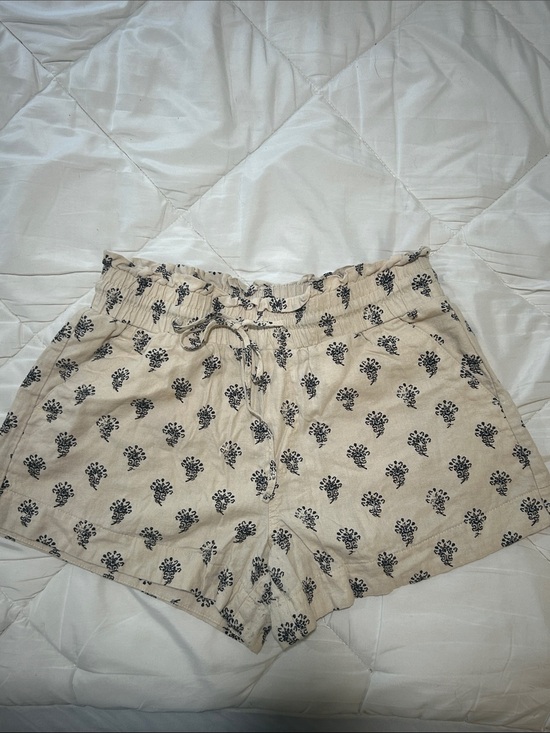 a new day Pants - a new day Beige High-Waist Floral Drawstring Shorts
